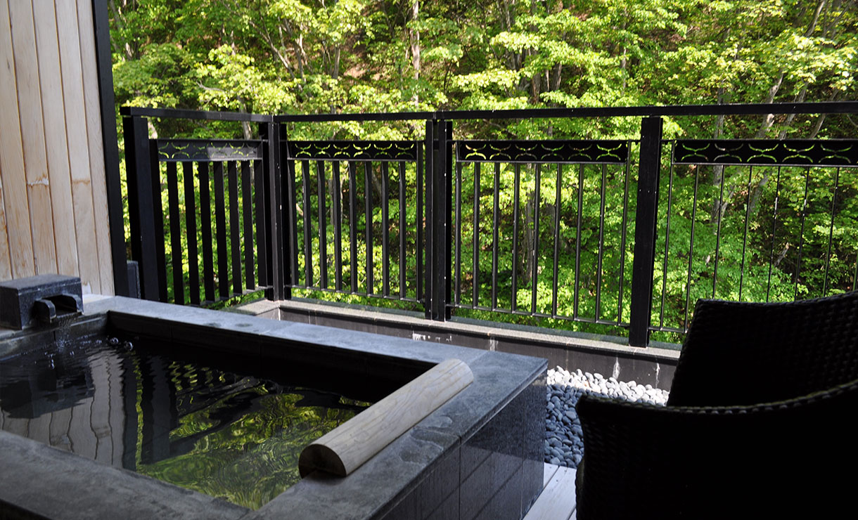 配備露天溫泉浴池雙人間客房